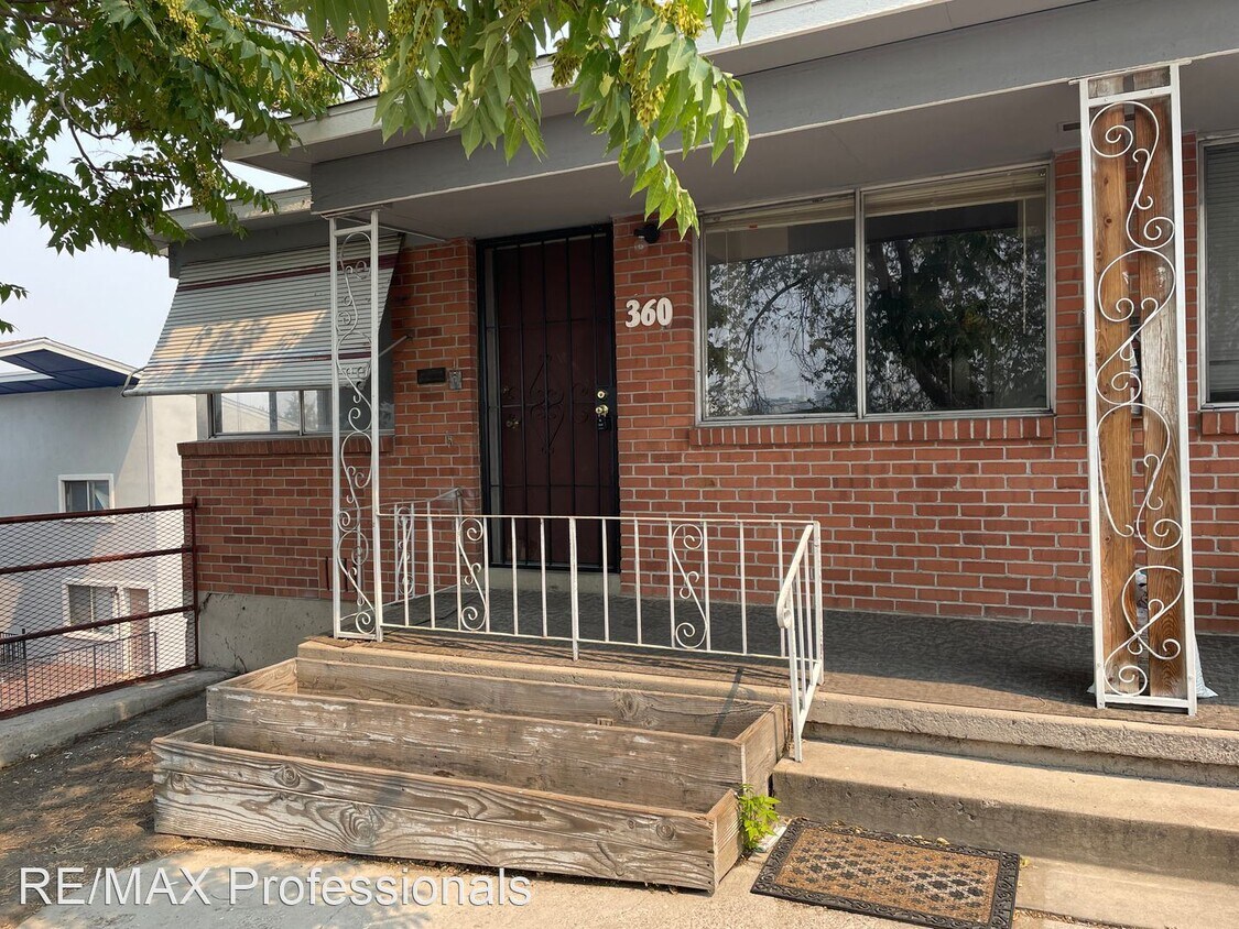 Primary Photo - 2 br, 1 bath House - 360 Wilson Ave.