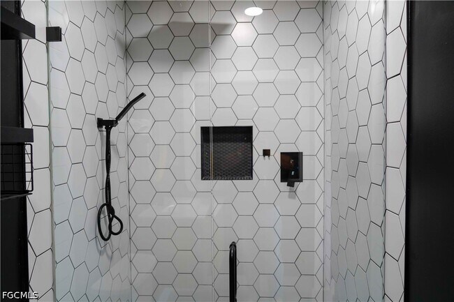 Foto del edificio - 4842 Triton Ct W