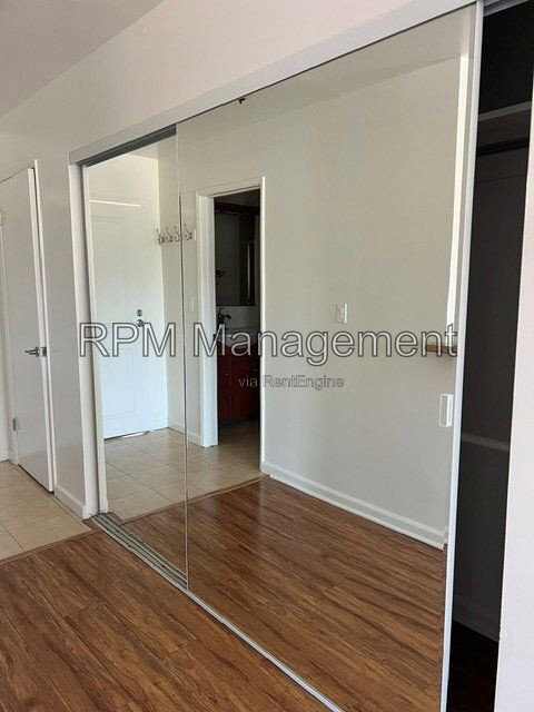 Building Photo - 20327 Saticoy St