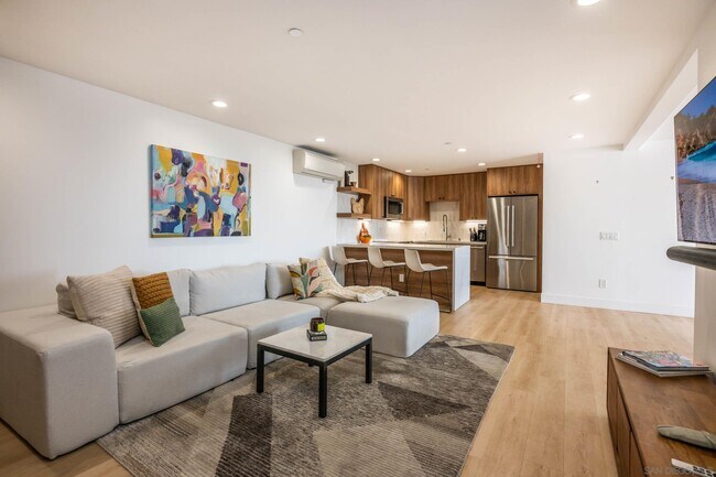 Foto del edificio - 727 Sapphire St