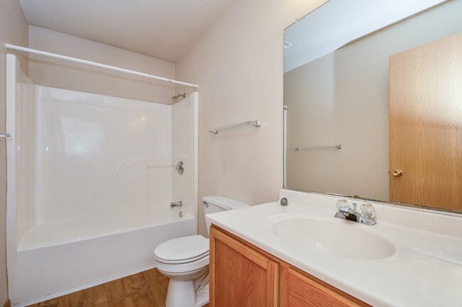 Bathroom - 802 Dickinson Ave