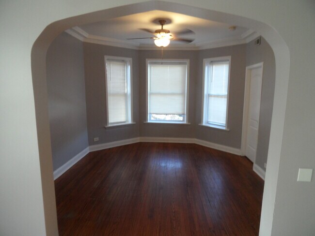 Building Photo - 7537 S Evans Ave
