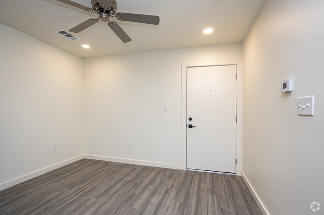 1BR, 1BA - 480SF - Zurqui At Southpark