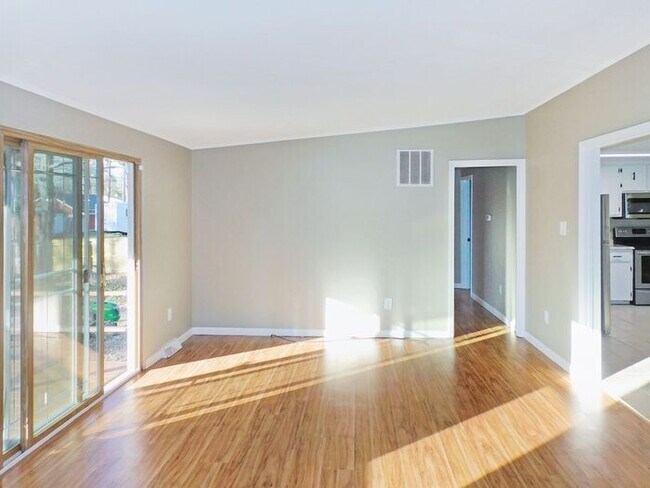 Building Photo - One-level 3 bedroom/2 bath home with large...