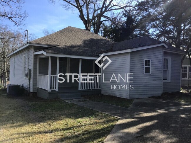 Building Photo - NOW OFFERING $250 OFF FIRST FULL MONTH IF ...