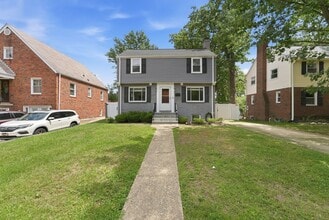 Building Photo - 2341 Belleview Ave