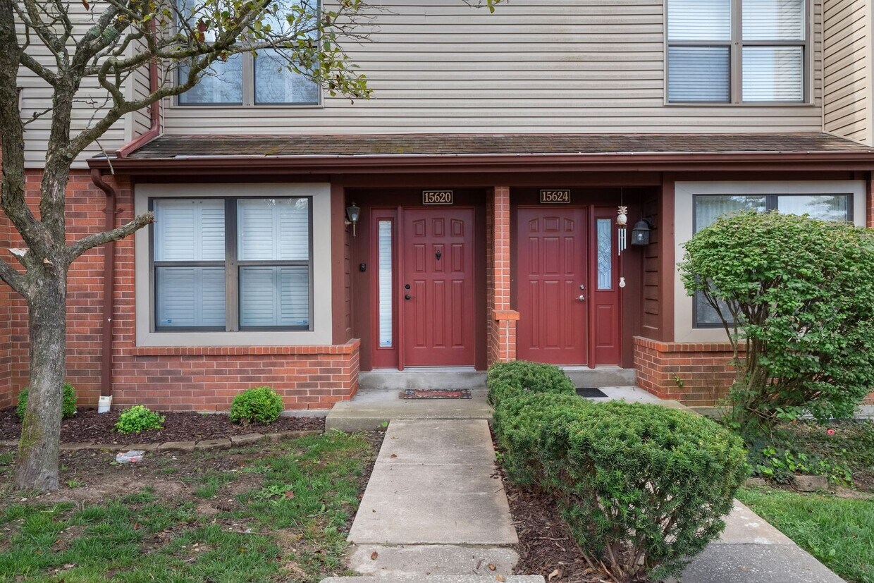Foto principal - Spacious Townhome for Rent in Downtown Che...