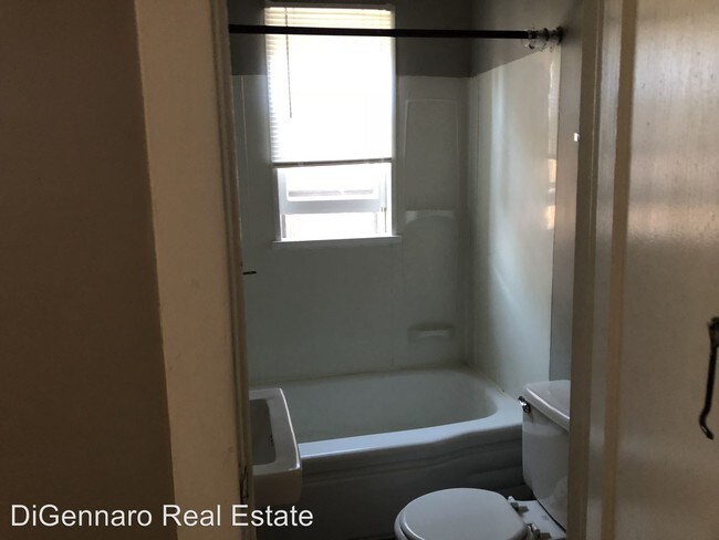 Foto del edificio - 637 Thurston Rd