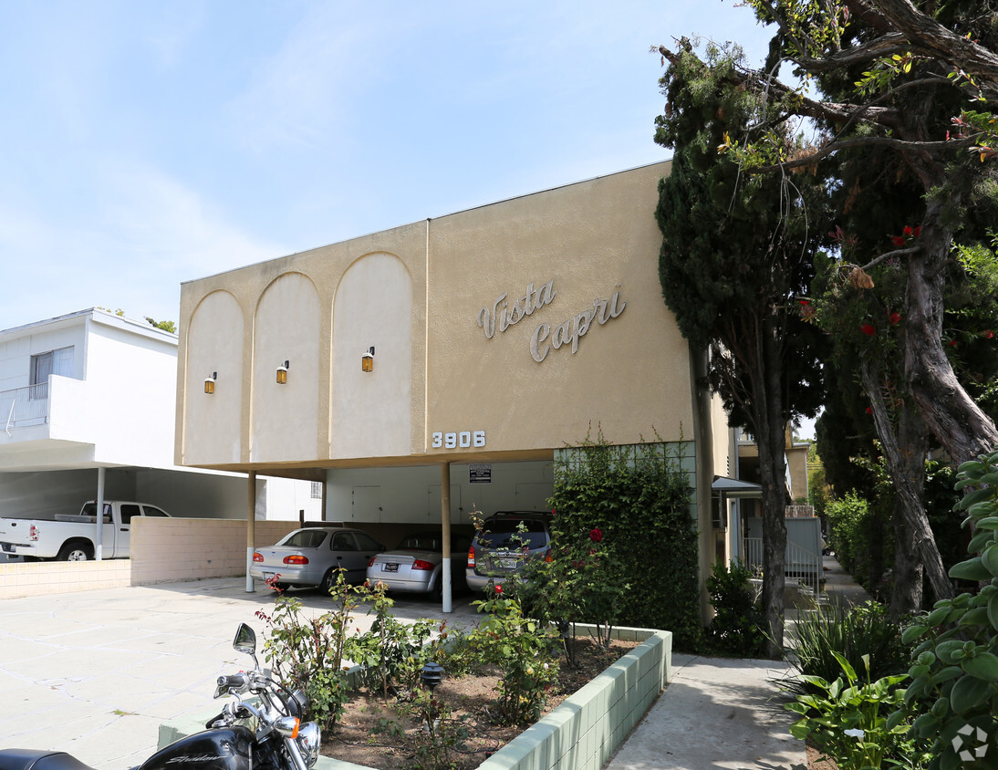 Primary Photo - Vista Capri Apartments