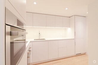 Building Photo - 3460 Rue Durocher