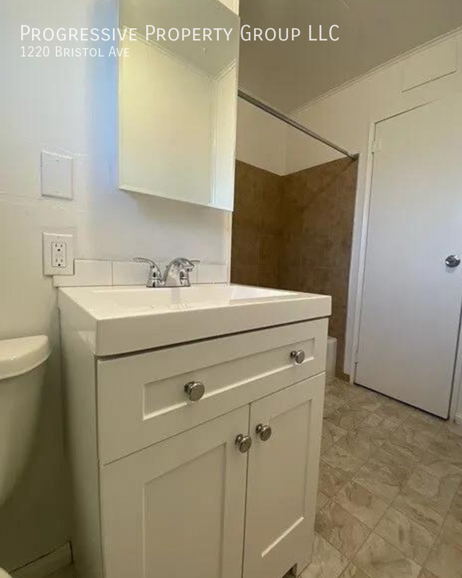 Building Photo - For Rent: 3-Bedroom, 1-Bathroom Home in Co...