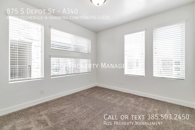 Building Photo - Clearfield Apartment Available Now!