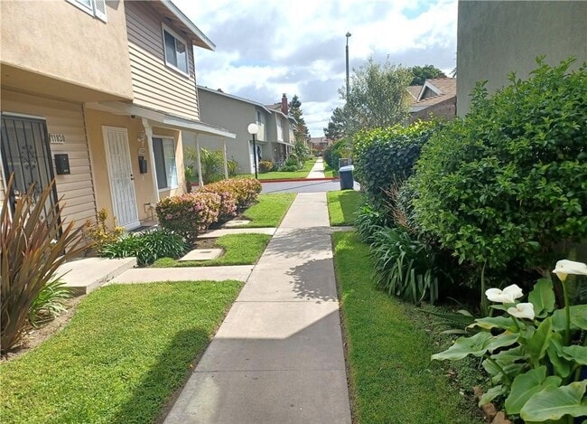 Building Photo - 11820 Gloxinia Ave