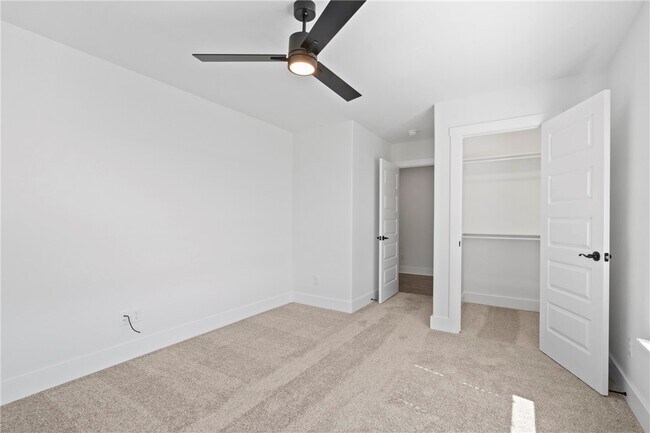 Foto del edificio - 4206 SW Adams Rd