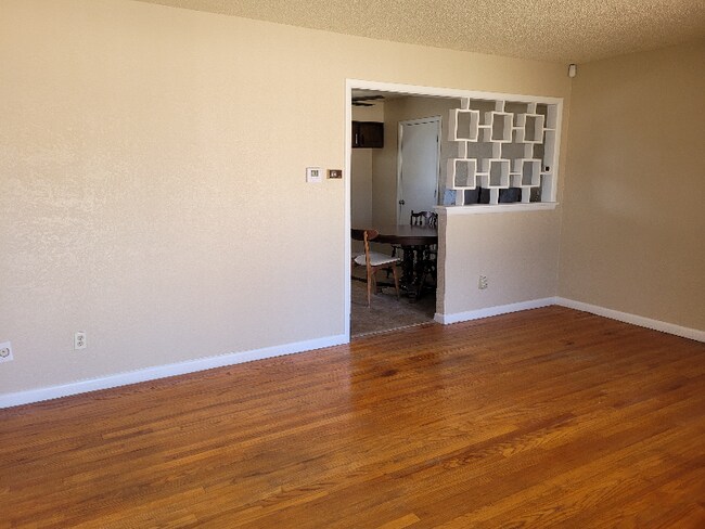 Foto del edificio - 116 W Glenhaven Dr