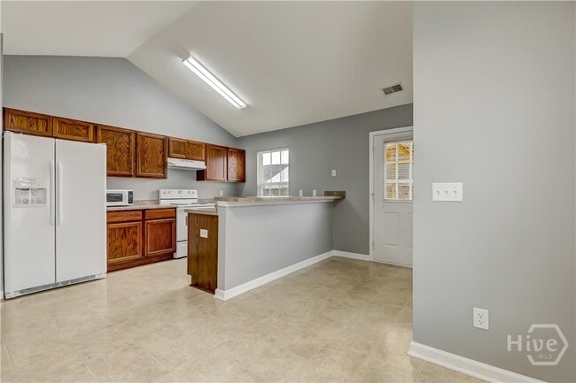 Building Photo - 133 Willow Dr
