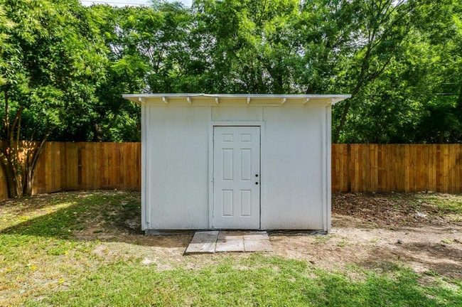 Building Photo - 5129 Kessler Rd