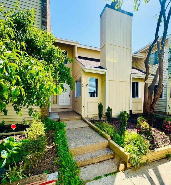 Building Photo - 13386 Hungerford Pl