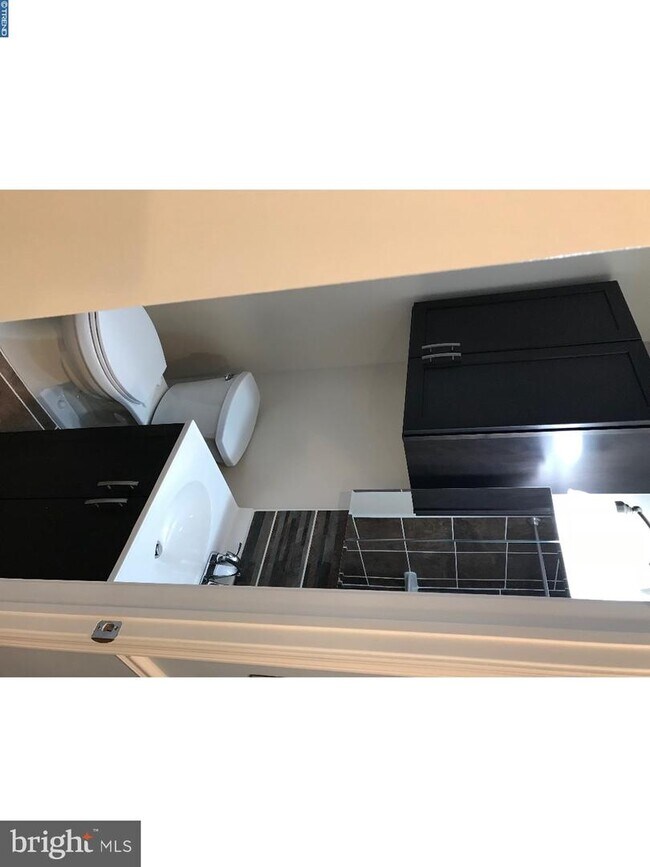 Foto del edificio - 2722 E Clearfield St