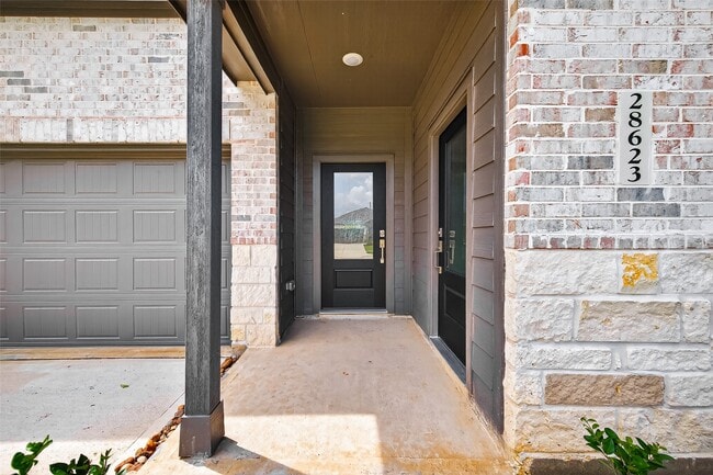 Building Photo - 28623 Great Saddle Trl