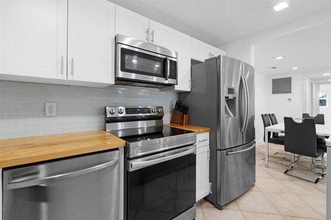 Foto del edificio - 1439 S Ocean Blvd