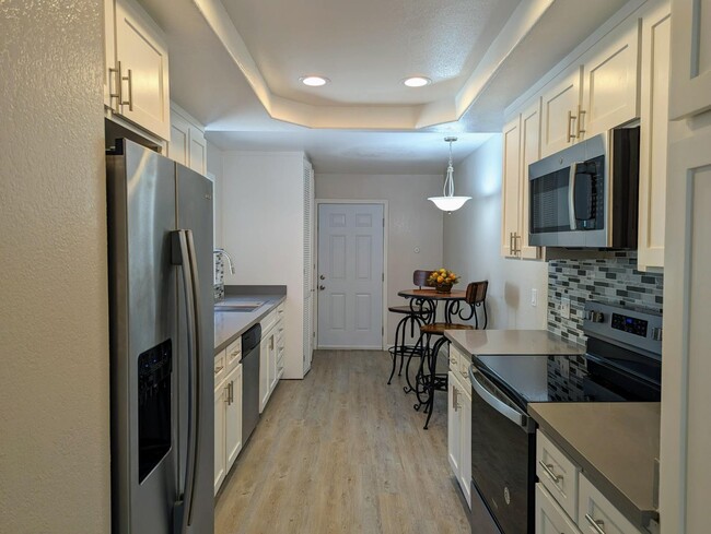 Building Photo - 6197 Gerdts Dr