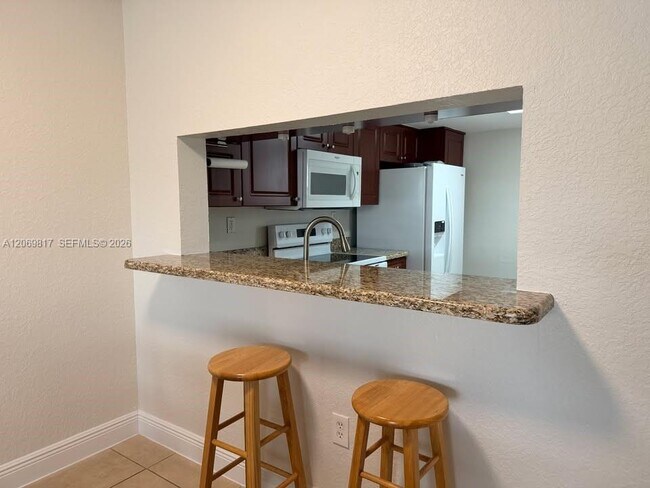 Building Photo - 721 SW 113th Way