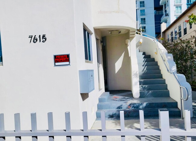 Foto del edificio - 7615 Harding Ave