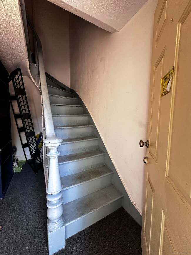 Building Photo - 47 Edwards St