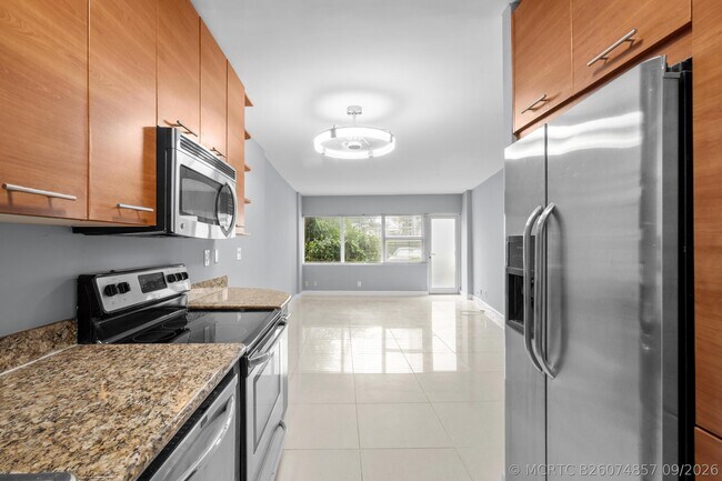 Foto del edificio - 3250 NE 28th St