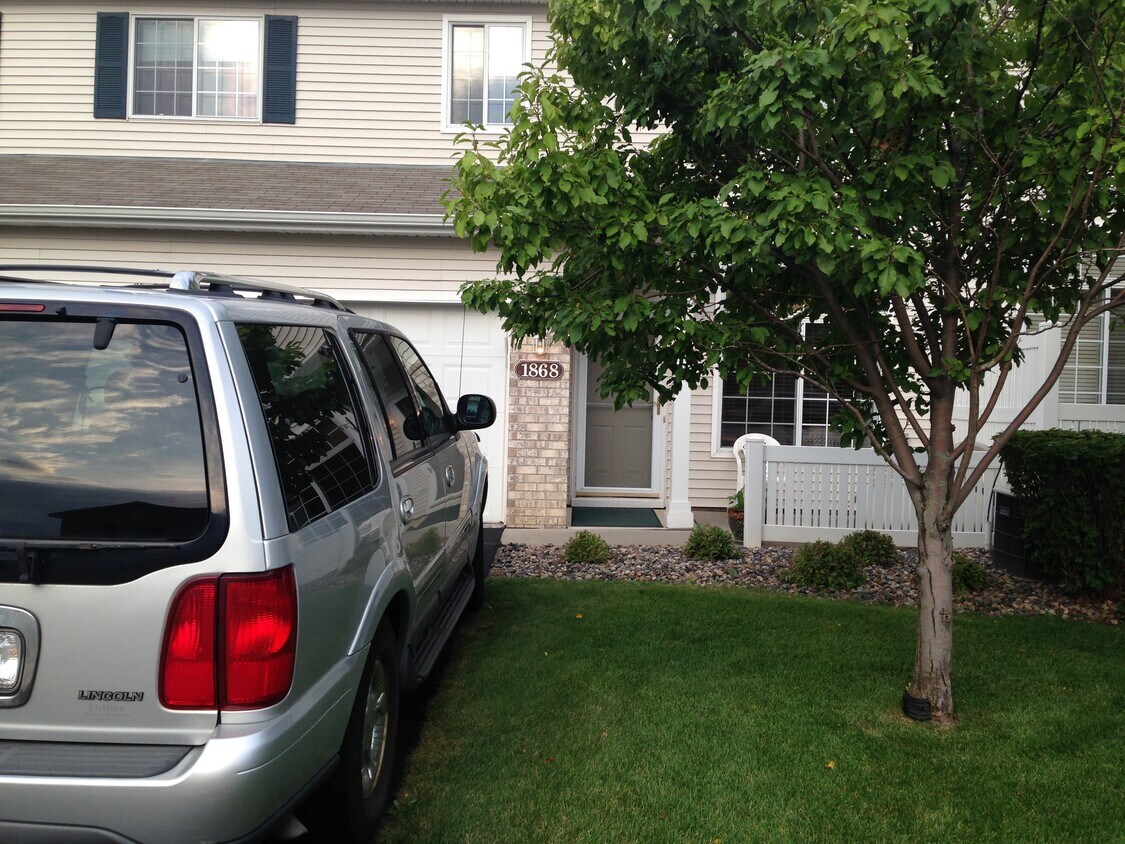1868 Mockingbird Ave, Shakopee, MN 55379 Townhome Rentals in Shakopee