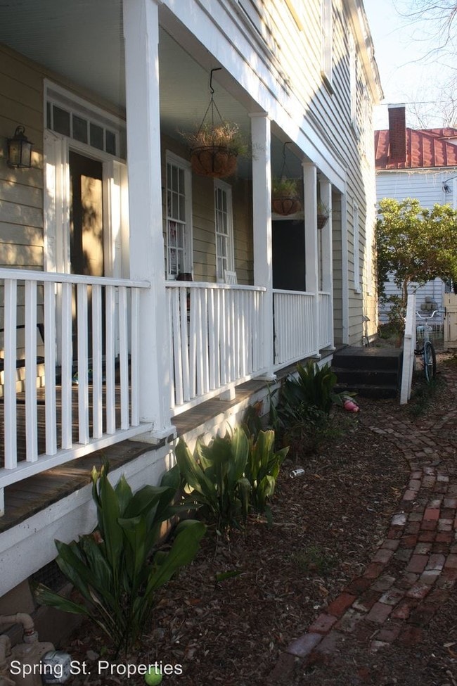 Building Photo - 109 Bogard St