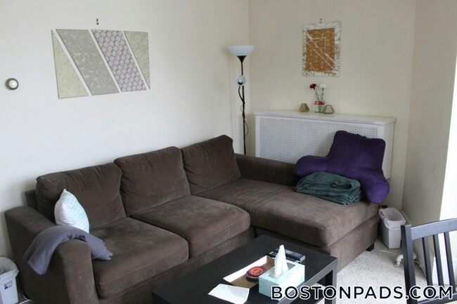 Foto del edificio - 879 Beacon St