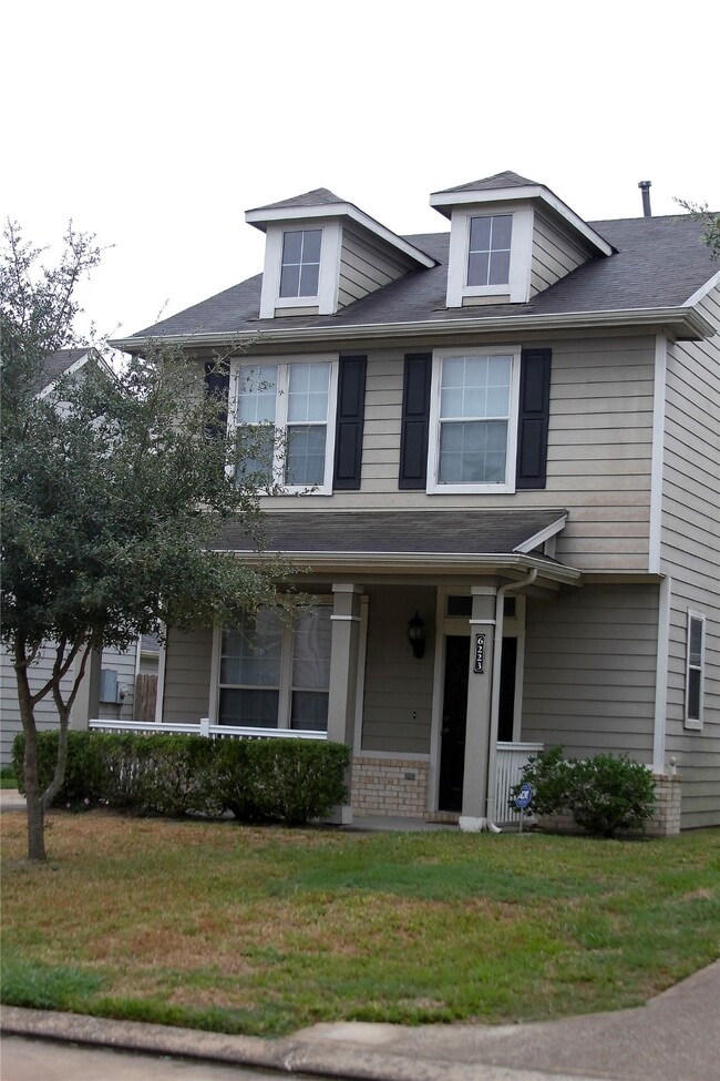 Foto del edificio - 6223 Gillian Park Dr