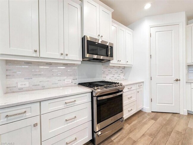 Foto del edificio - 2295 Marquesa Cir