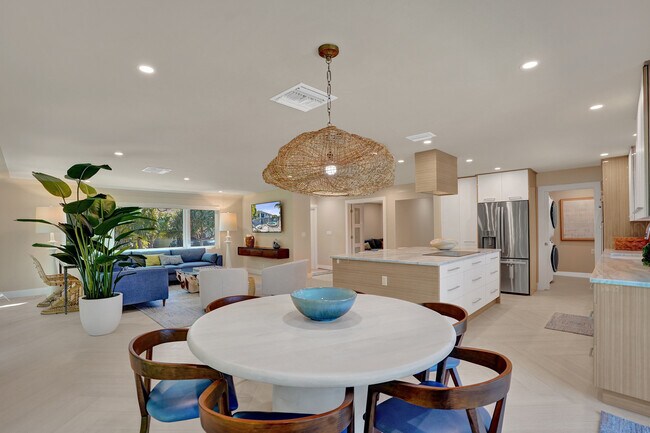 Open Concept - 1673 Bel Air Ave