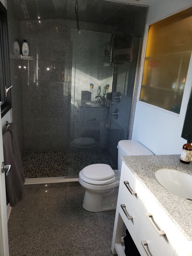 Foto principal - 7931 N Thames Dr