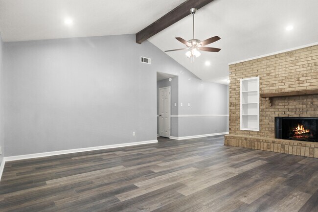 Building Photo - 110 Summerwood Dr
