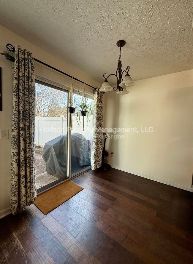 Building Photo - 5705 Mountain Top Pl