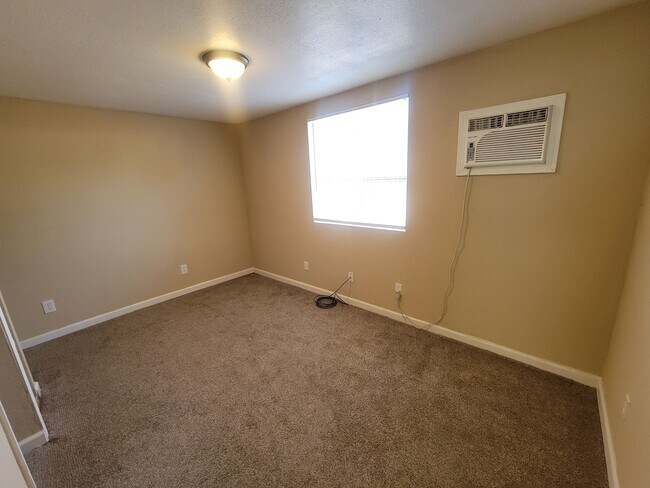 Foto del edificio - ***JUST REDUCED!!!*** Charming 1 Bed / 1 B...