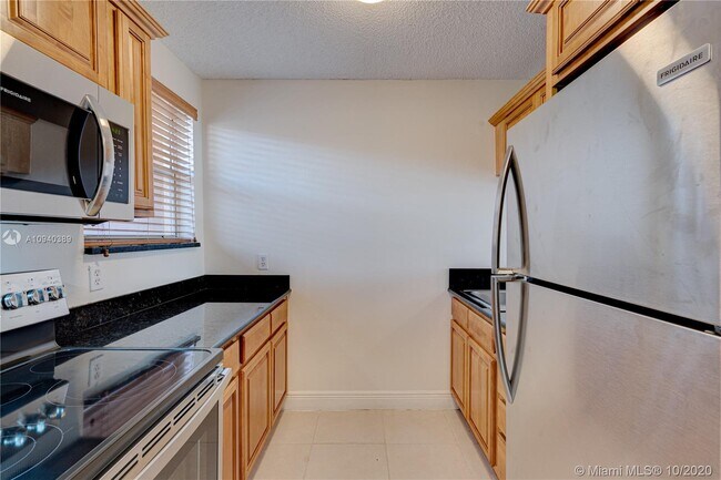 Foto del edificio - 2441 SW 31st Ave
