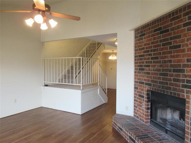 Building Photo - 900 Meadow Cir N