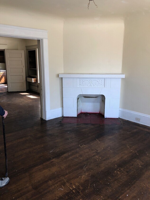 Building Photo - E. 82nd 1333