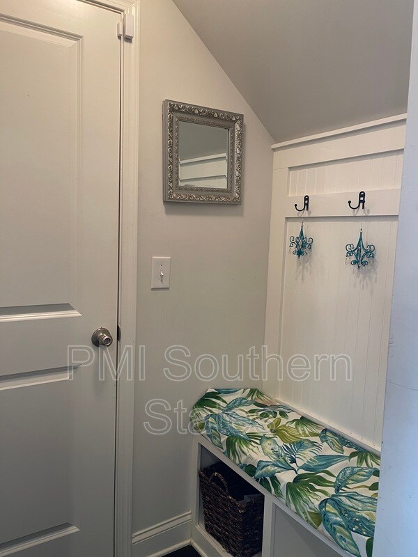 Foto del edificio - 656 Ridgeville Crossing Dr