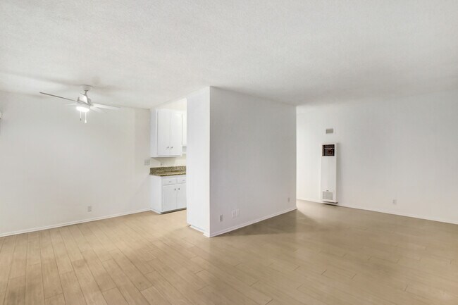 Sala de estar/cocina - 828 6th St