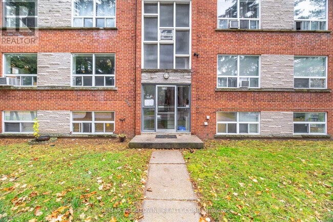 Building Photo - 2138 Ghent Ave