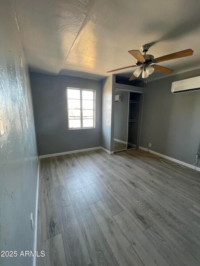 Foto del edificio - 9035 N 9th St