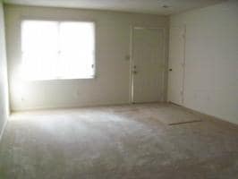 Building Photo - Like new 2 bedroom/1bath duplex