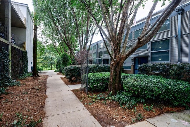 Foto del edificio - 400 Village Pkwy
