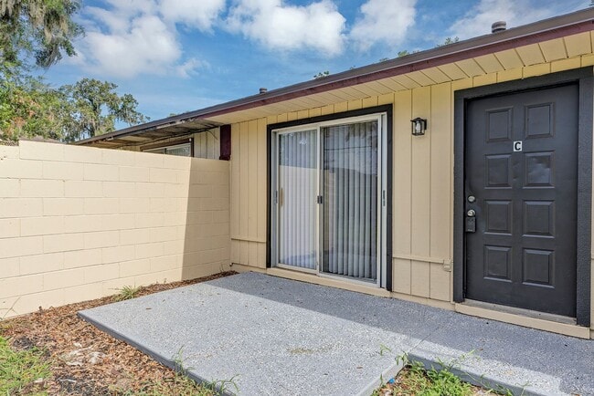 Building Photo - 3800 SE 17th Ct